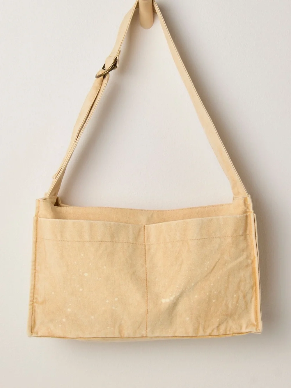 1477. FREE PEOPLE Camp Crush Sling Bag in Neutral NWT $78